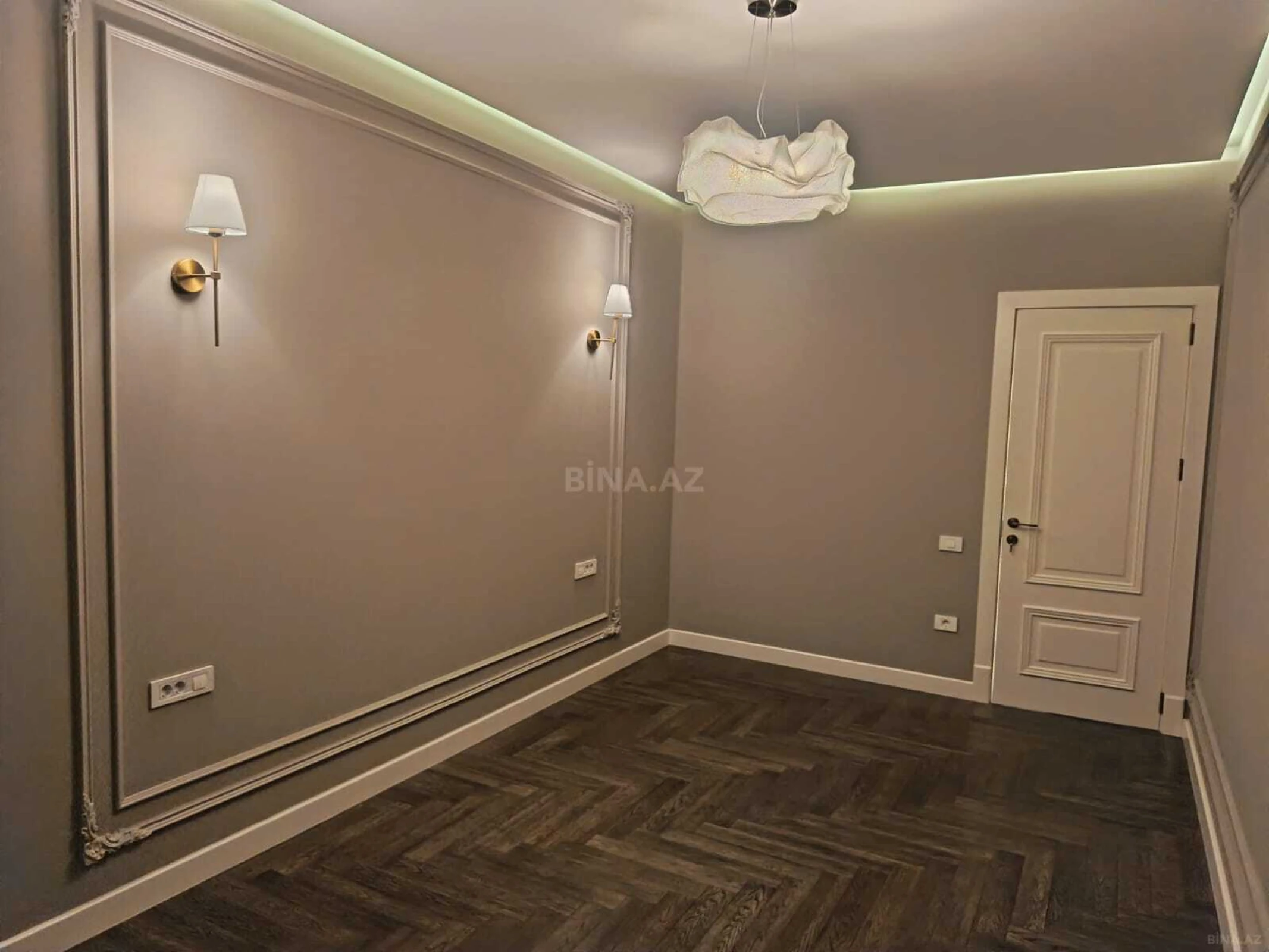 Satılır 2 otaqlı mənzil 80 m²
