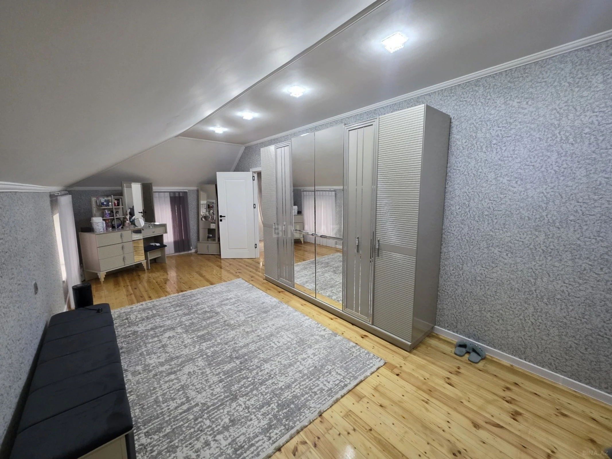 Satılır 5 otaqlı həyət evi 140 m²