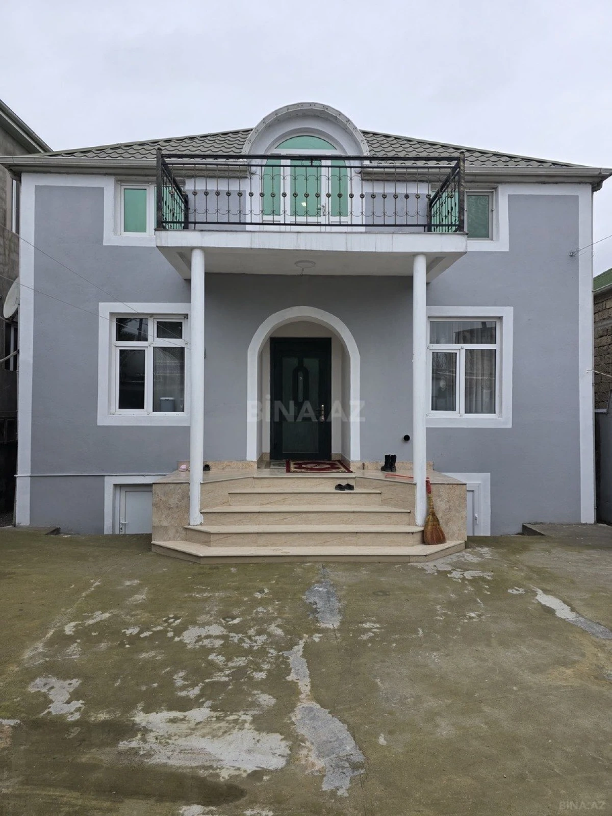 Satılır 5 otaqlı həyət evi 140 m²