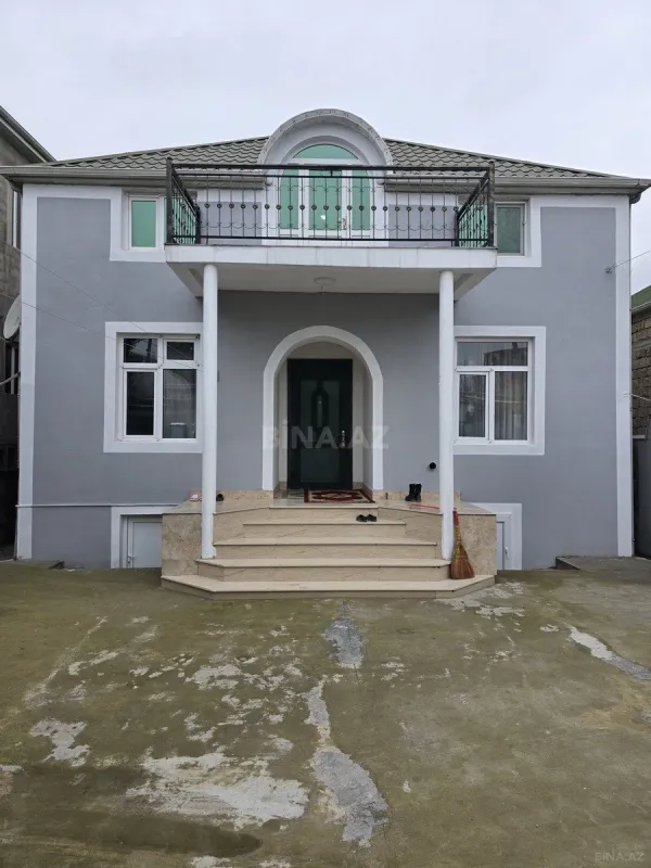 Satılır 5 otaqlı həyət evi 140 m²