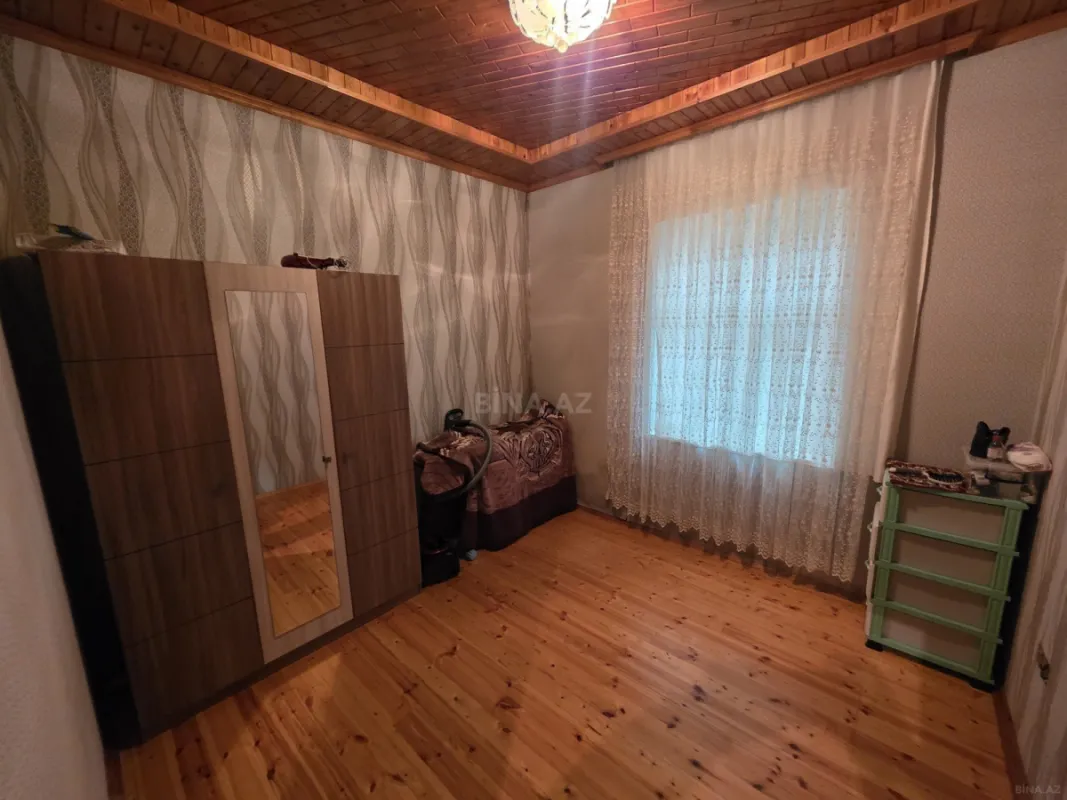 Satılır 5 otaqlı həyət evi 140 m²