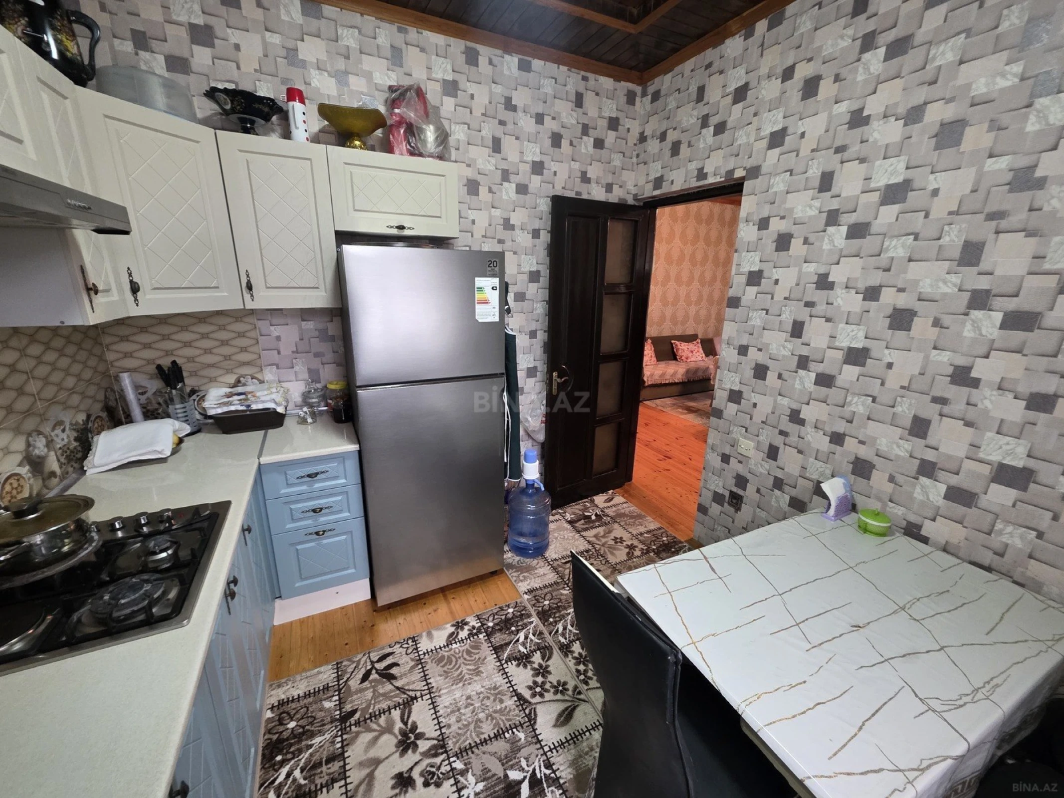 Satılır 5 otaqlı həyət evi 140 m²