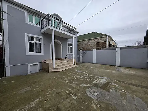 Satılır 5 otaqlı həyət evi 140 m²
