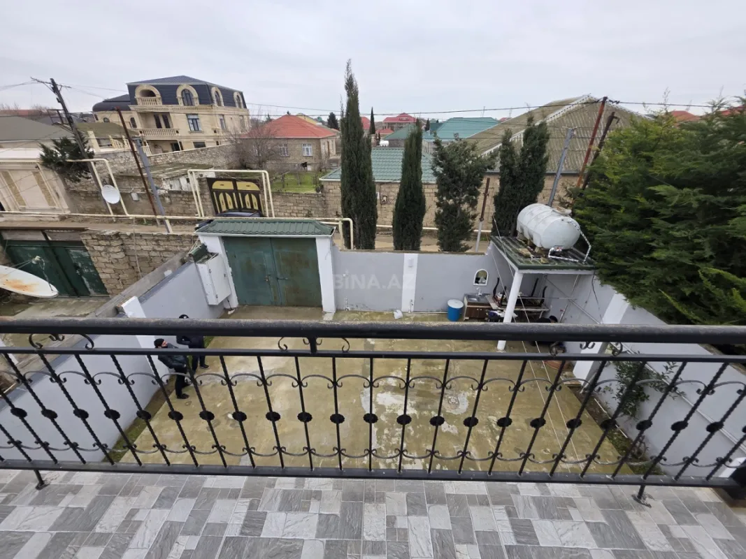 Satılır 5 otaqlı həyət evi 140 m²
