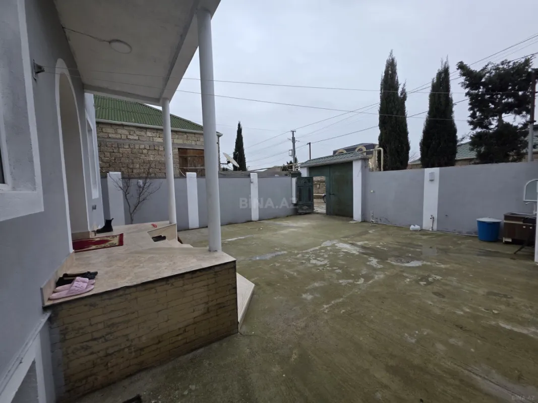 Satılır 5 otaqlı həyət evi 140 m²