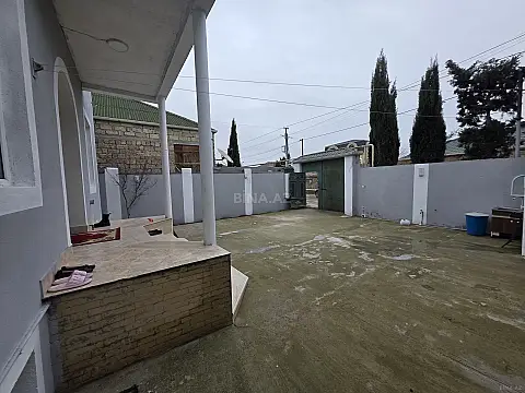 Satılır 5 otaqlı həyət evi 140 m²