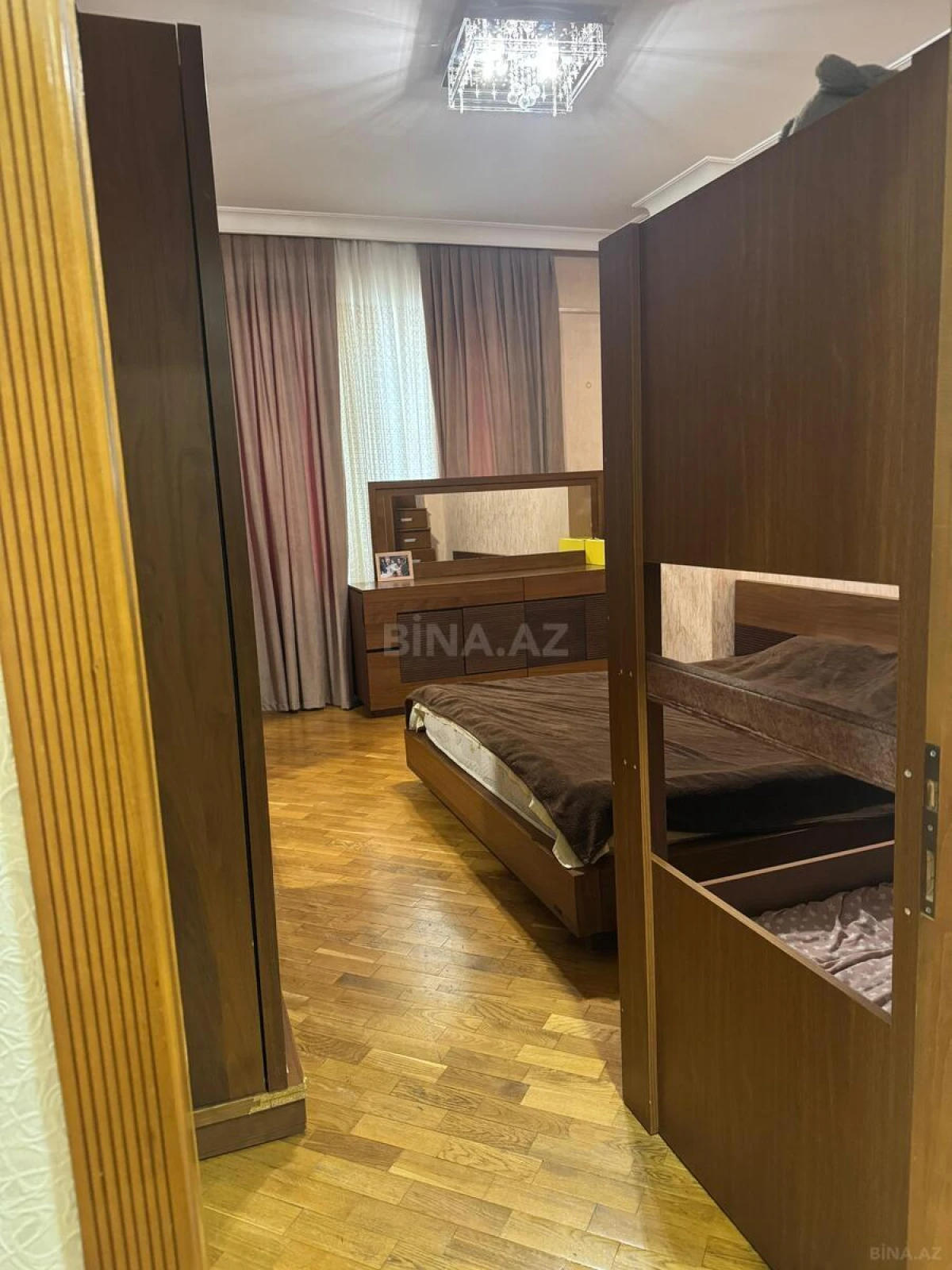 Satılır 2 otaqlı mənzil 88 m²