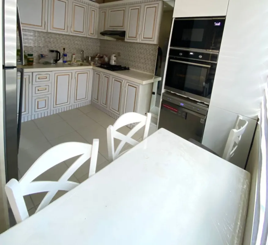 Satılır 2 otaqlı mənzil 78 m²