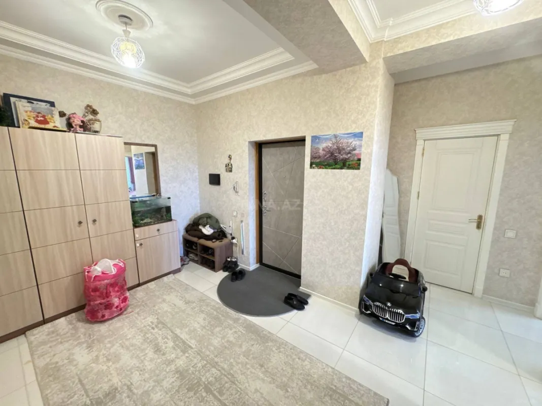Satılır 2 otaqlı mənzil 78.5 m²