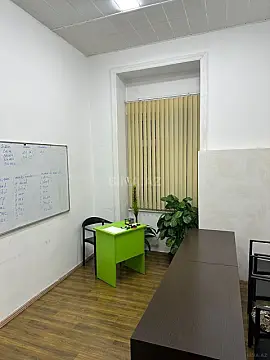 Kirayə verilir 5 otaqlı ofis 135 m²