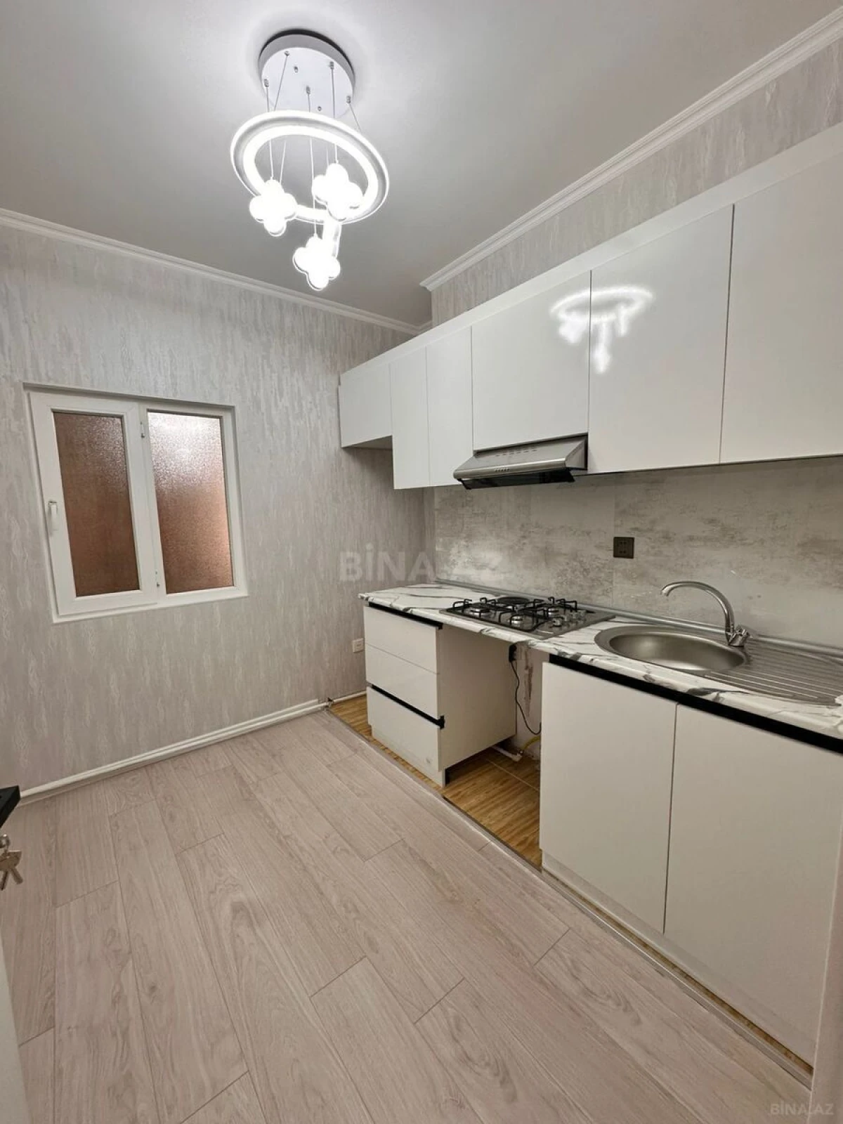 Satılır 2 otaqlı mənzil 52 m²