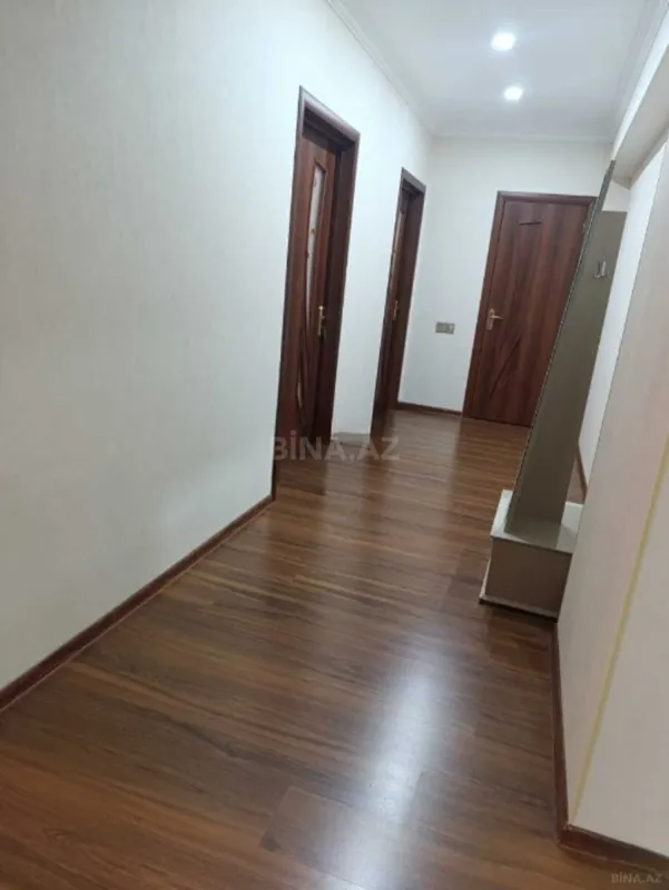Satılır 3 otaqlı mənzil 110 m²
