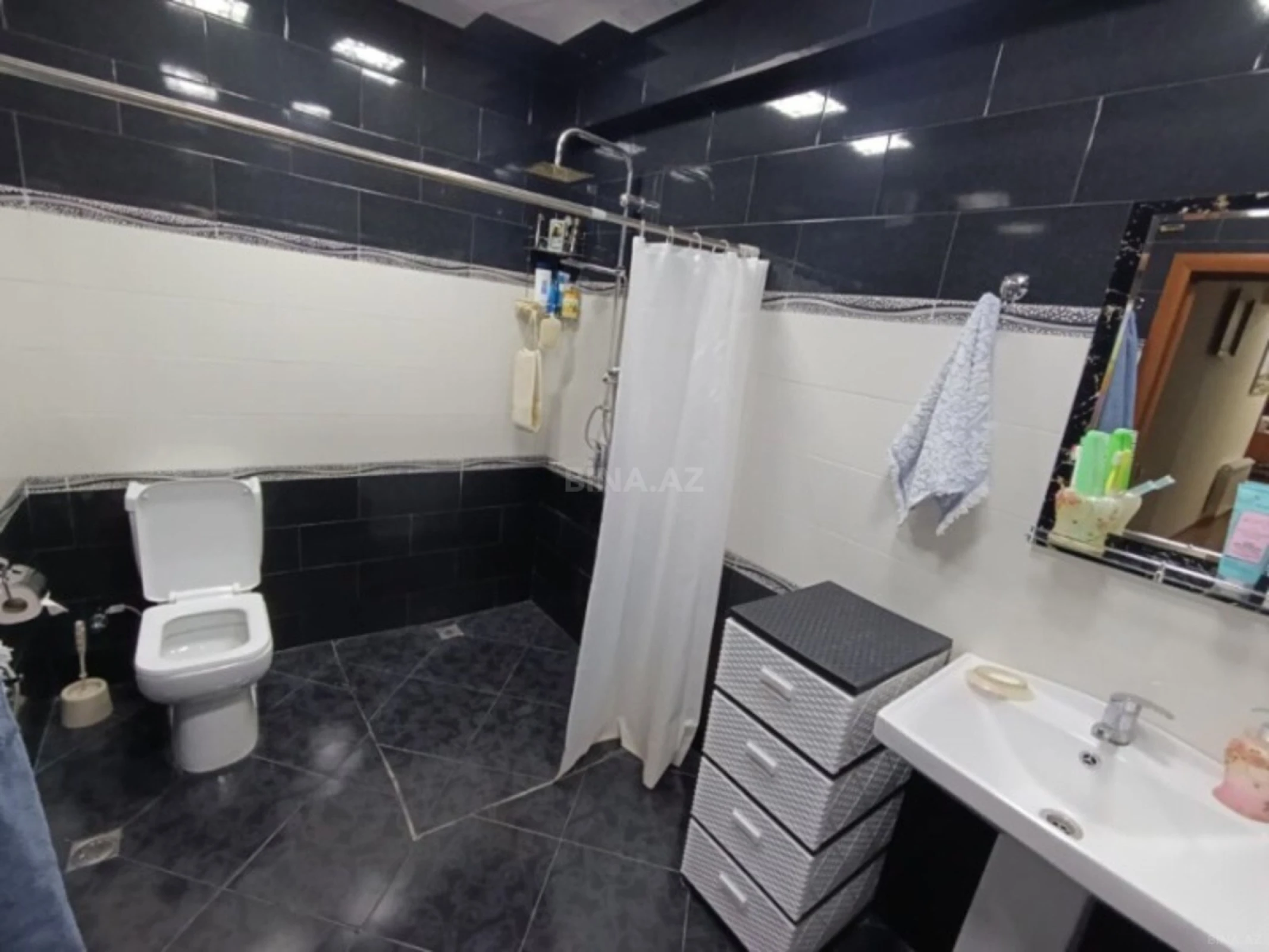Satılır 3 otaqlı mənzil 110 m²