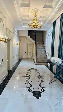 Satılır 4 otaqlı mənzil 215 m²