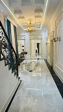 Satılır 4 otaqlı mənzil 215 m²