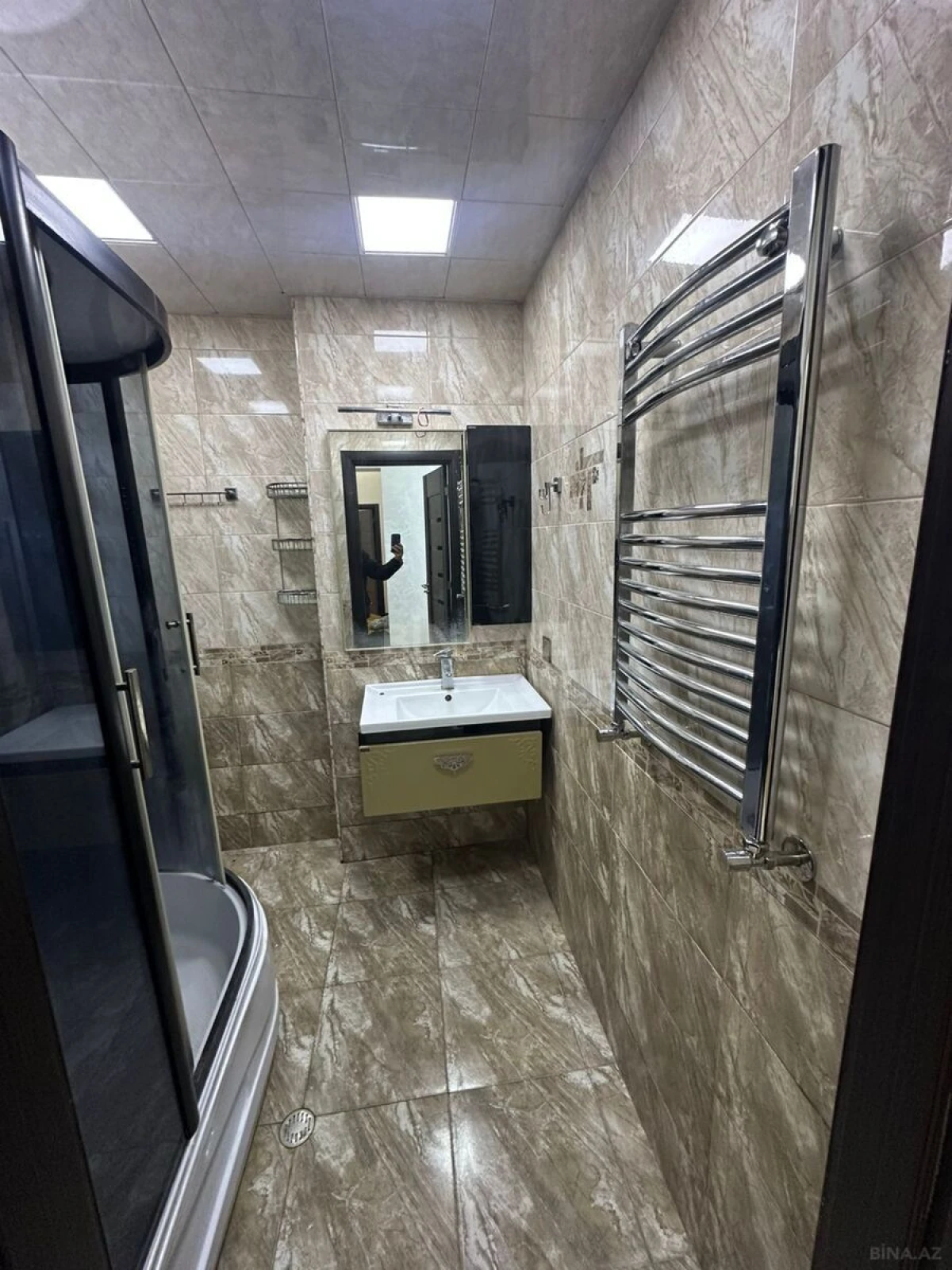 Satılır 3 otaqlı mənzil 125 m²