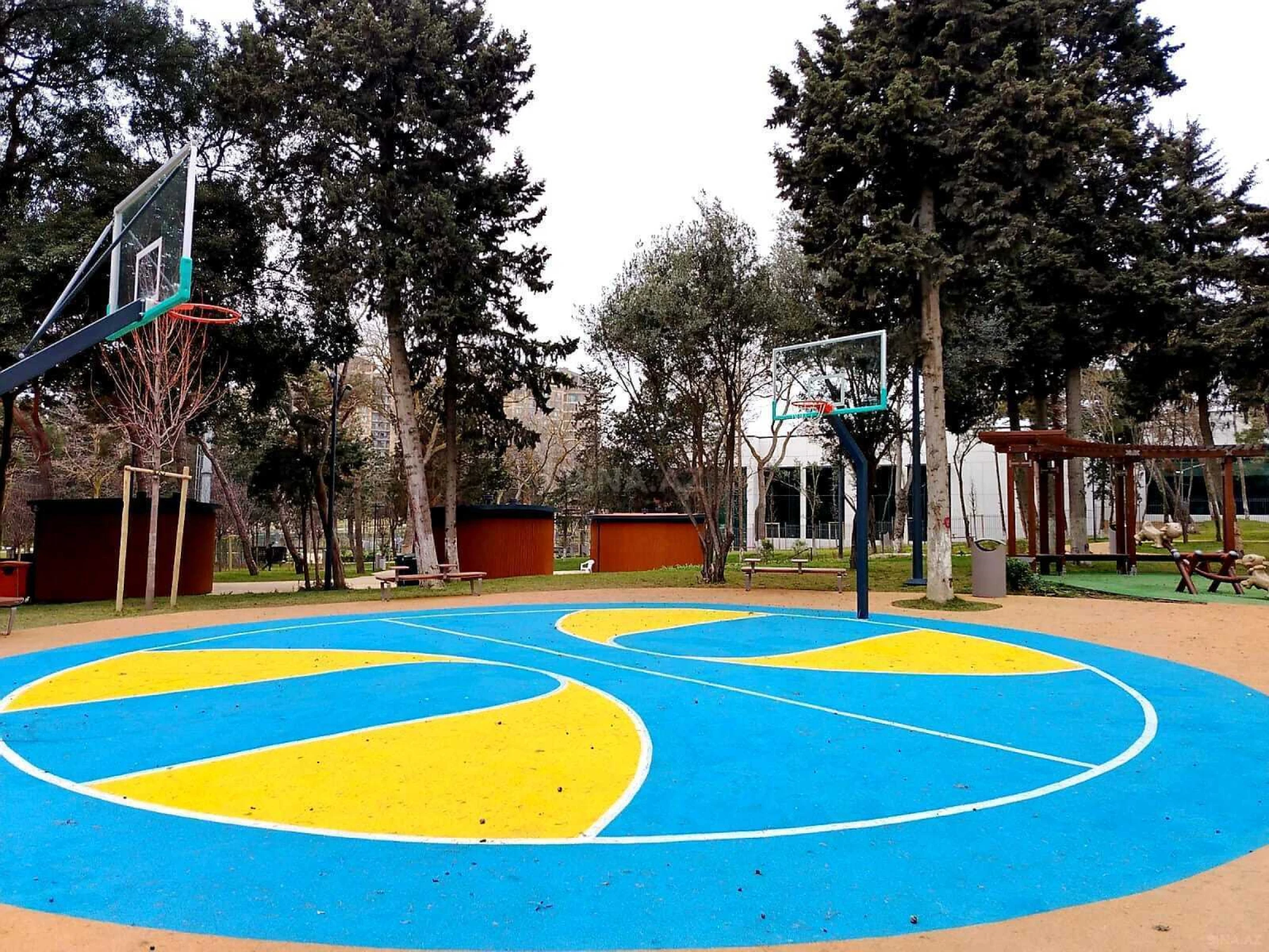 Satılır 2 otaqlı mənzil 101 m²