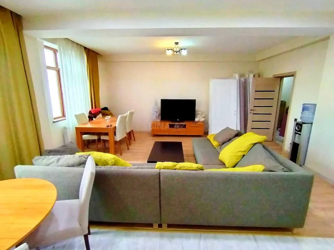 Satılır 2 otaqlı mənzil 101 m²