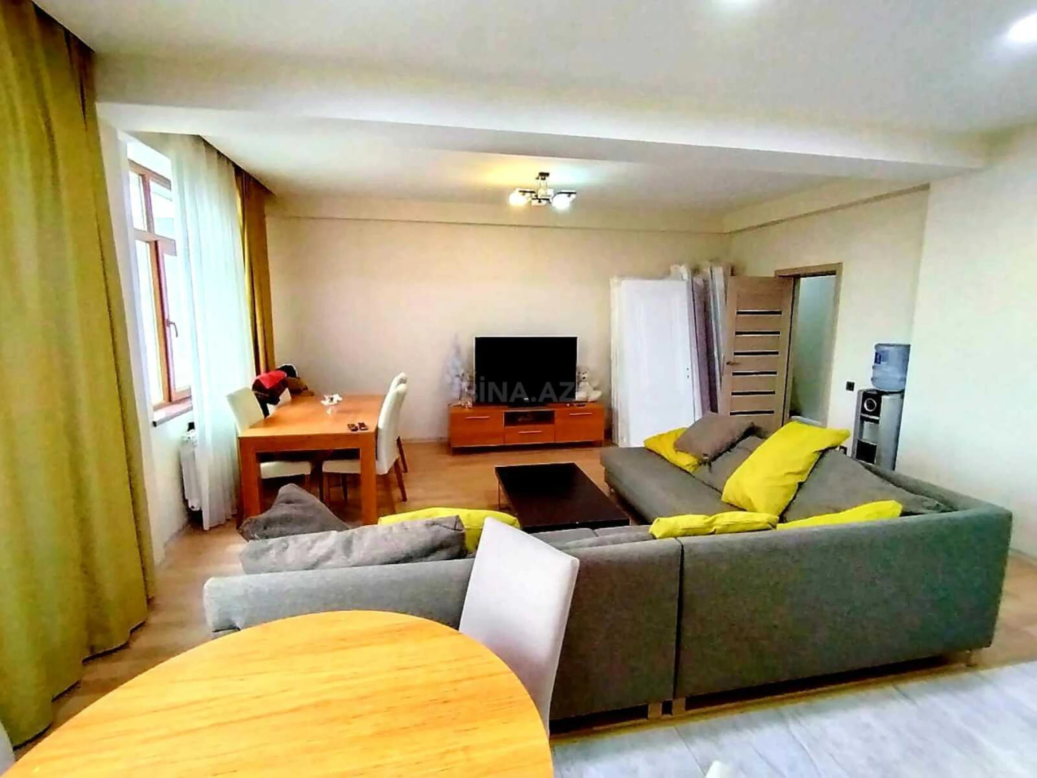 Satılır 2 otaqlı mənzil 101 m²