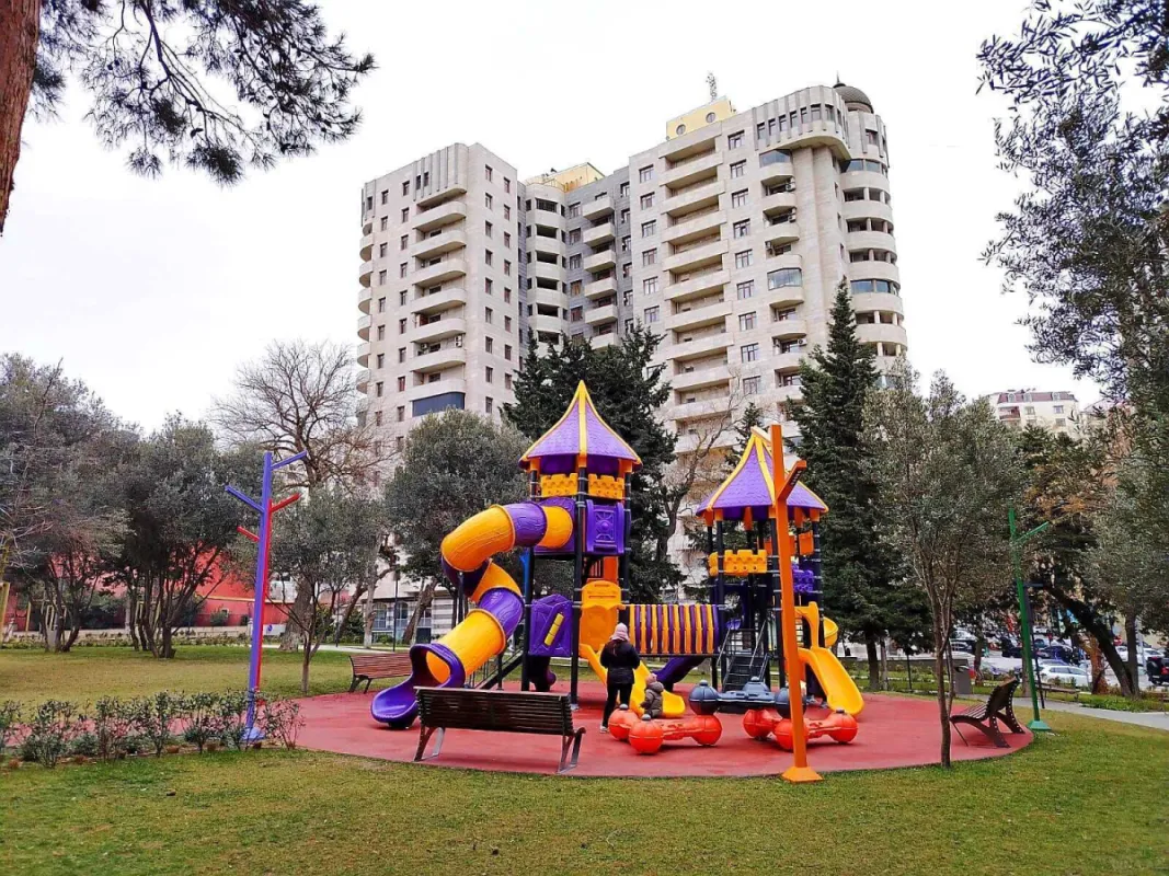 Satılır 2 otaqlı mənzil 101 m²