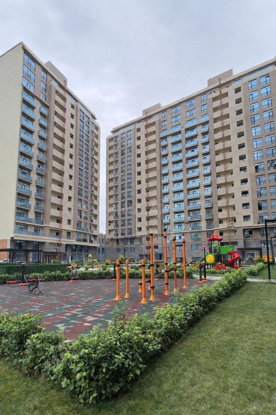 Satılır 3 otaqlı mənzil 118 m²