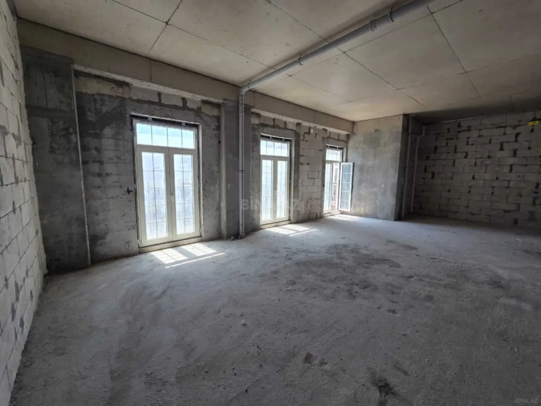 Satılır 3 otaqlı mənzil 118 m²