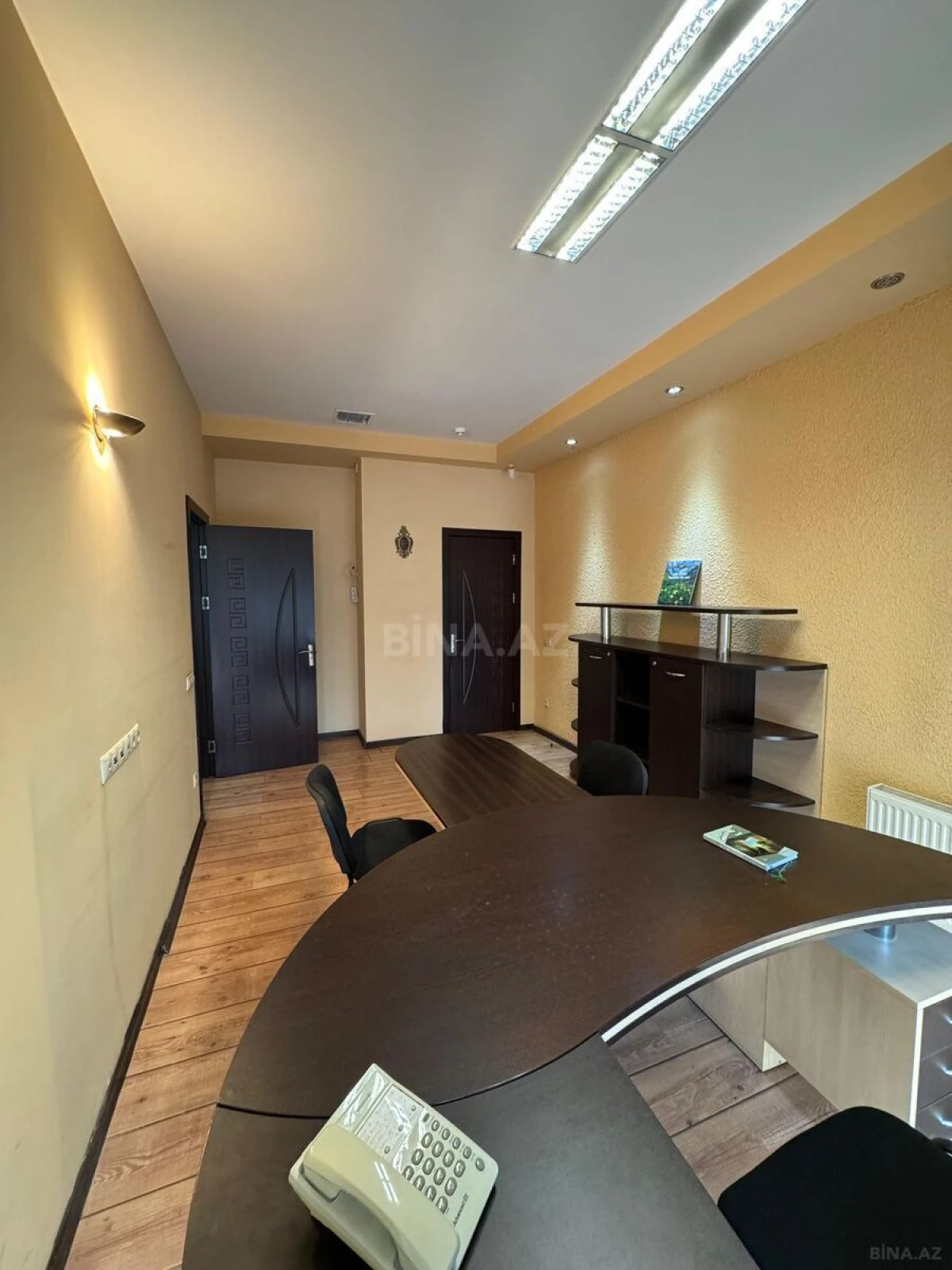 Kirayə verilir 6 otaqlı ofis 180 m²