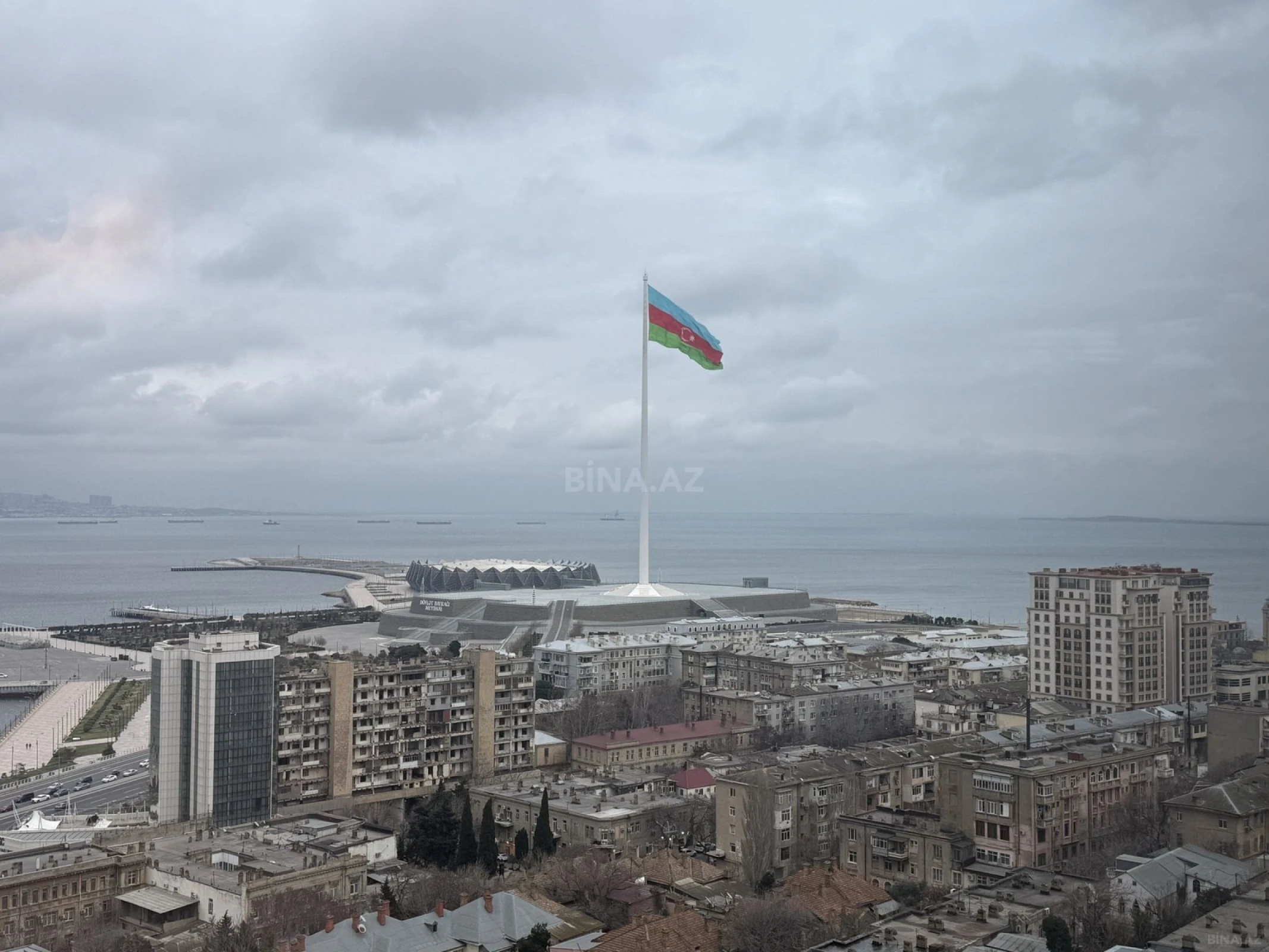 Satılır 3 otaqlı mənzil 100 m²