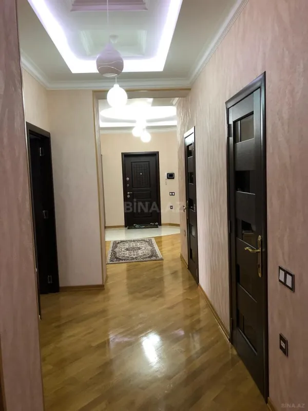 Kirayə verilir 2 otaqlı mənzil 113 m²