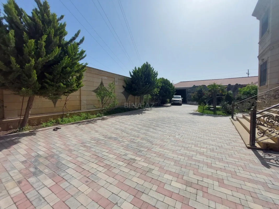 Satılır 6 otaqlı həyət evi 300 m²
