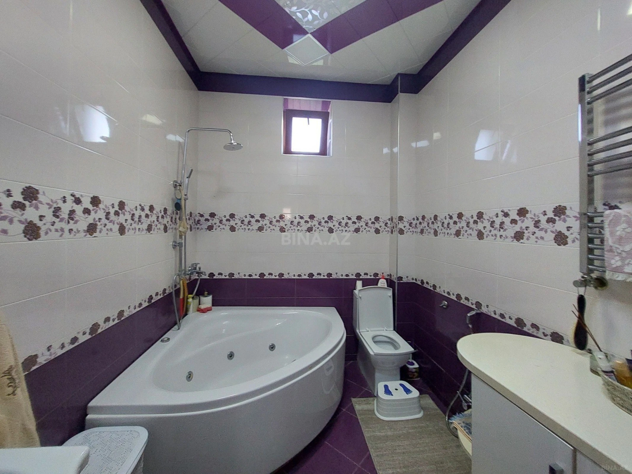 Satılır 6 otaqlı həyət evi 300 m²