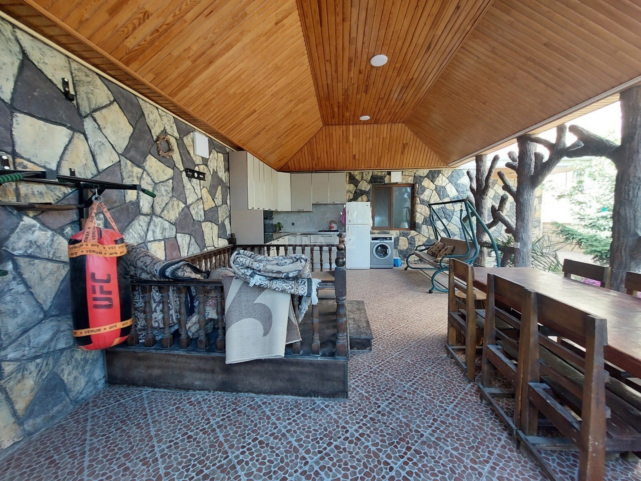 Satılır 6 otaqlı həyət evi 300 m²