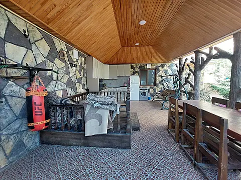 Satılır 6 otaqlı həyət evi 300 m²