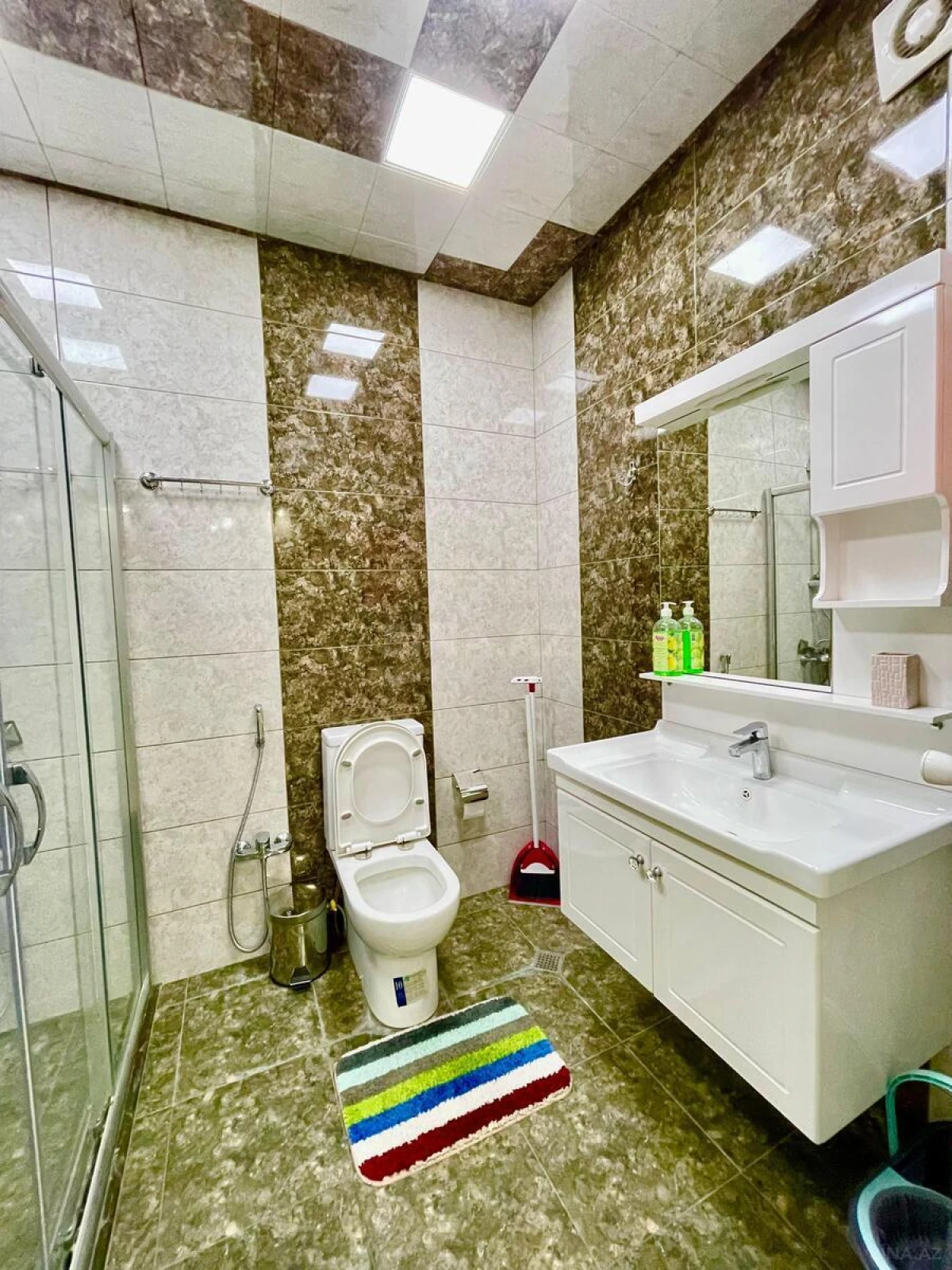 Kirayə verilir 2 otaqlı mənzil 107 m²