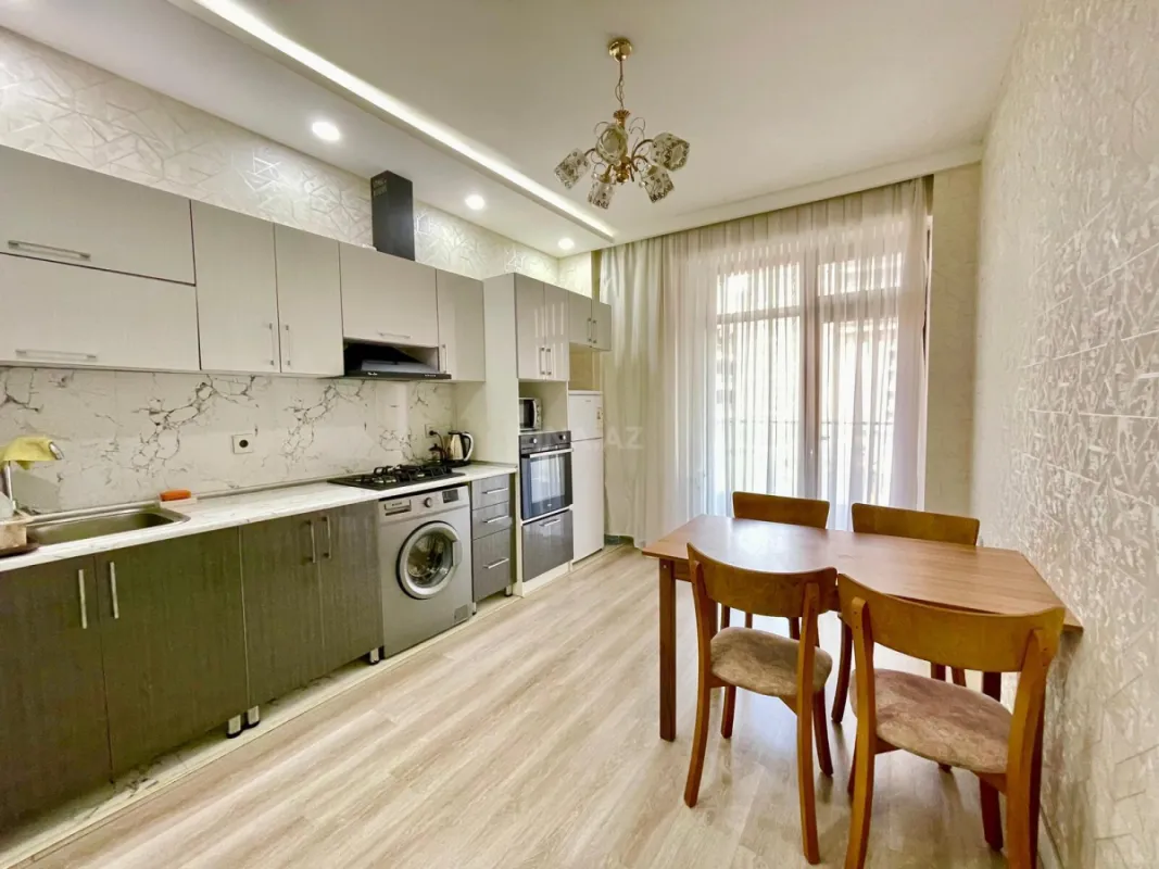 Kirayə verilir 2 otaqlı mənzil 107 m²