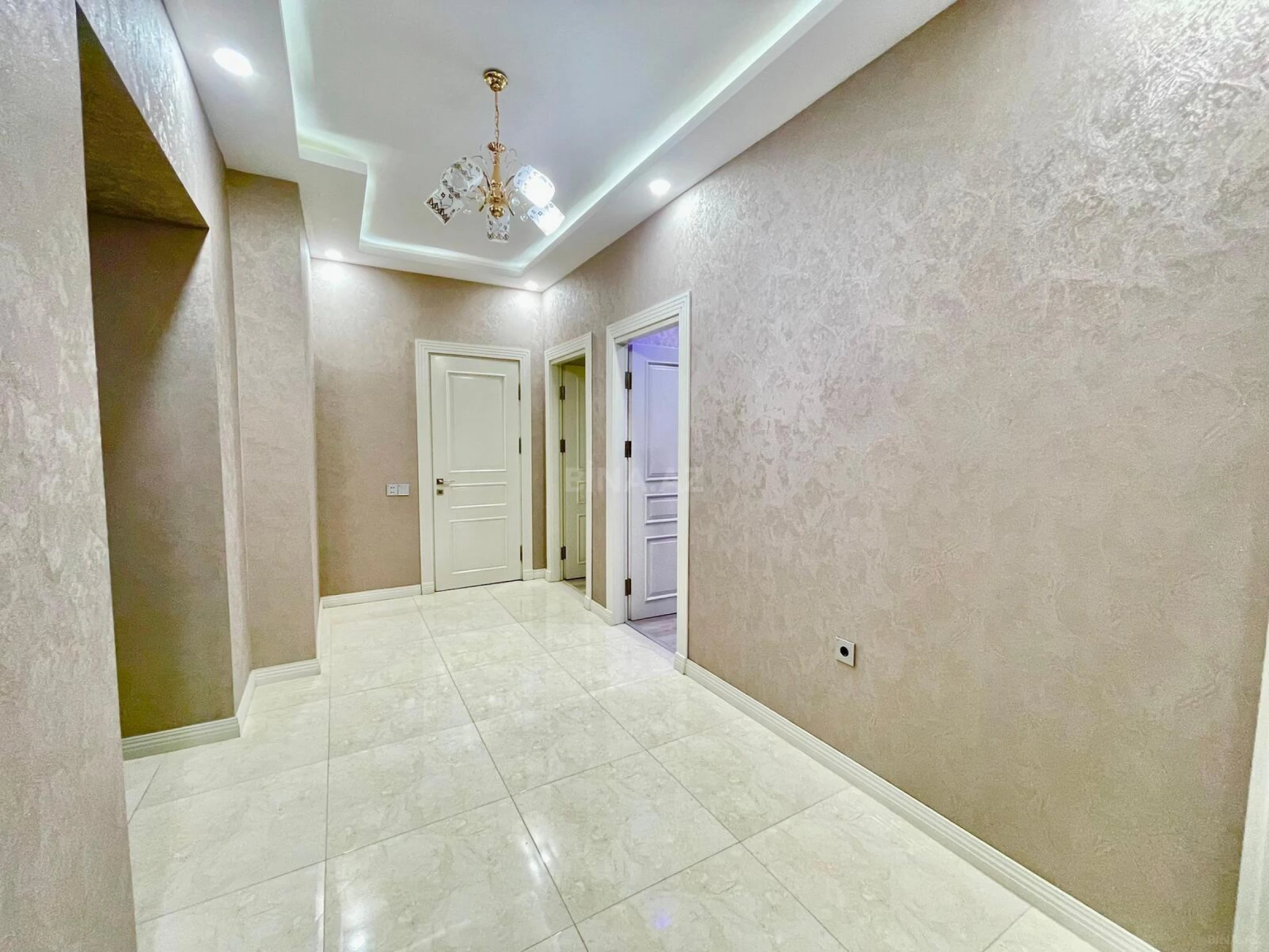 Kirayə verilir 2 otaqlı mənzil 107 m²