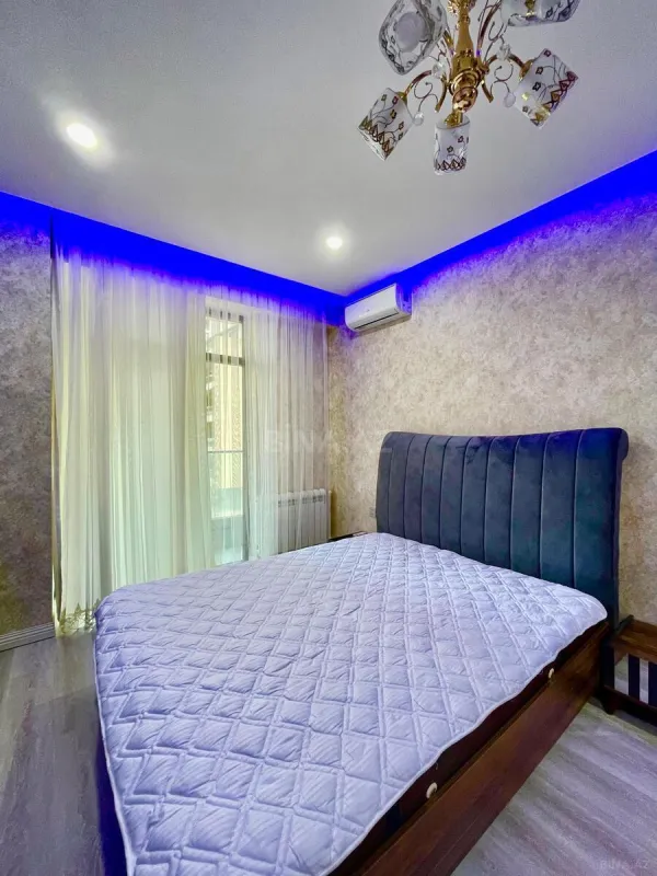 Kirayə verilir 2 otaqlı mənzil 107 m²