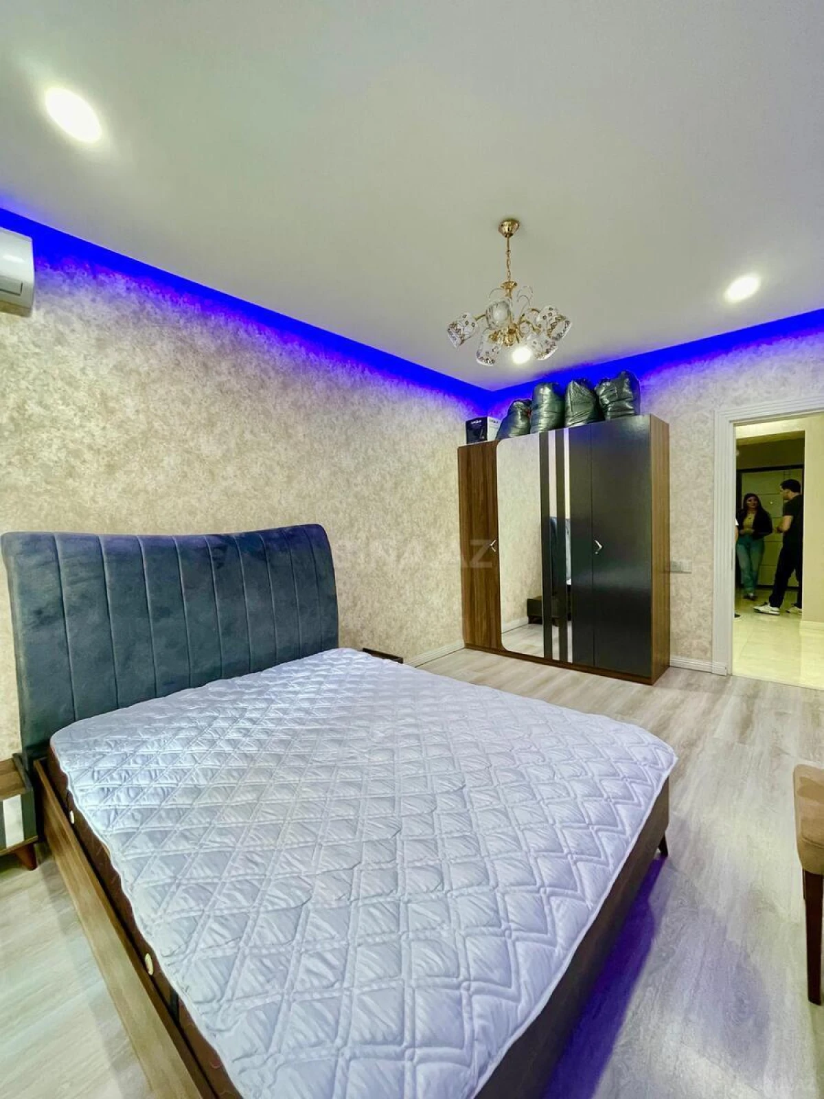 Kirayə verilir 2 otaqlı mənzil 107 m²