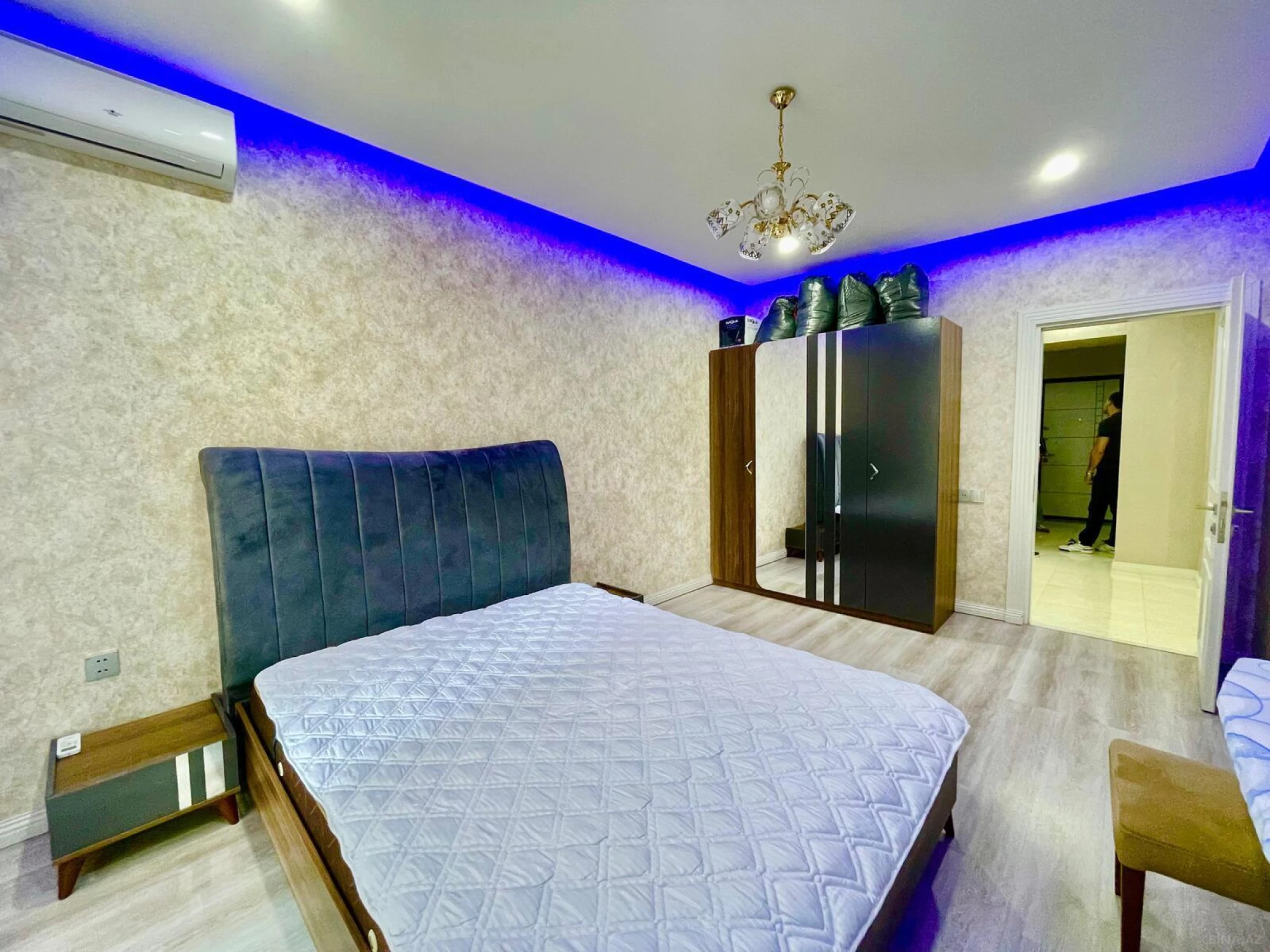 Kirayə verilir 2 otaqlı mənzil 107 m²