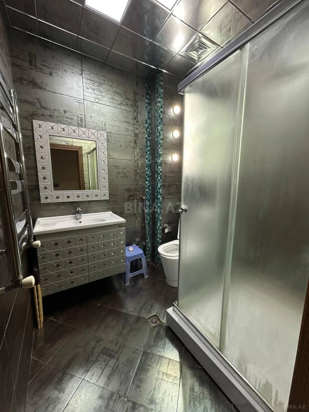 Kirayə verilir 4 otaqlı mənzil 170 m²