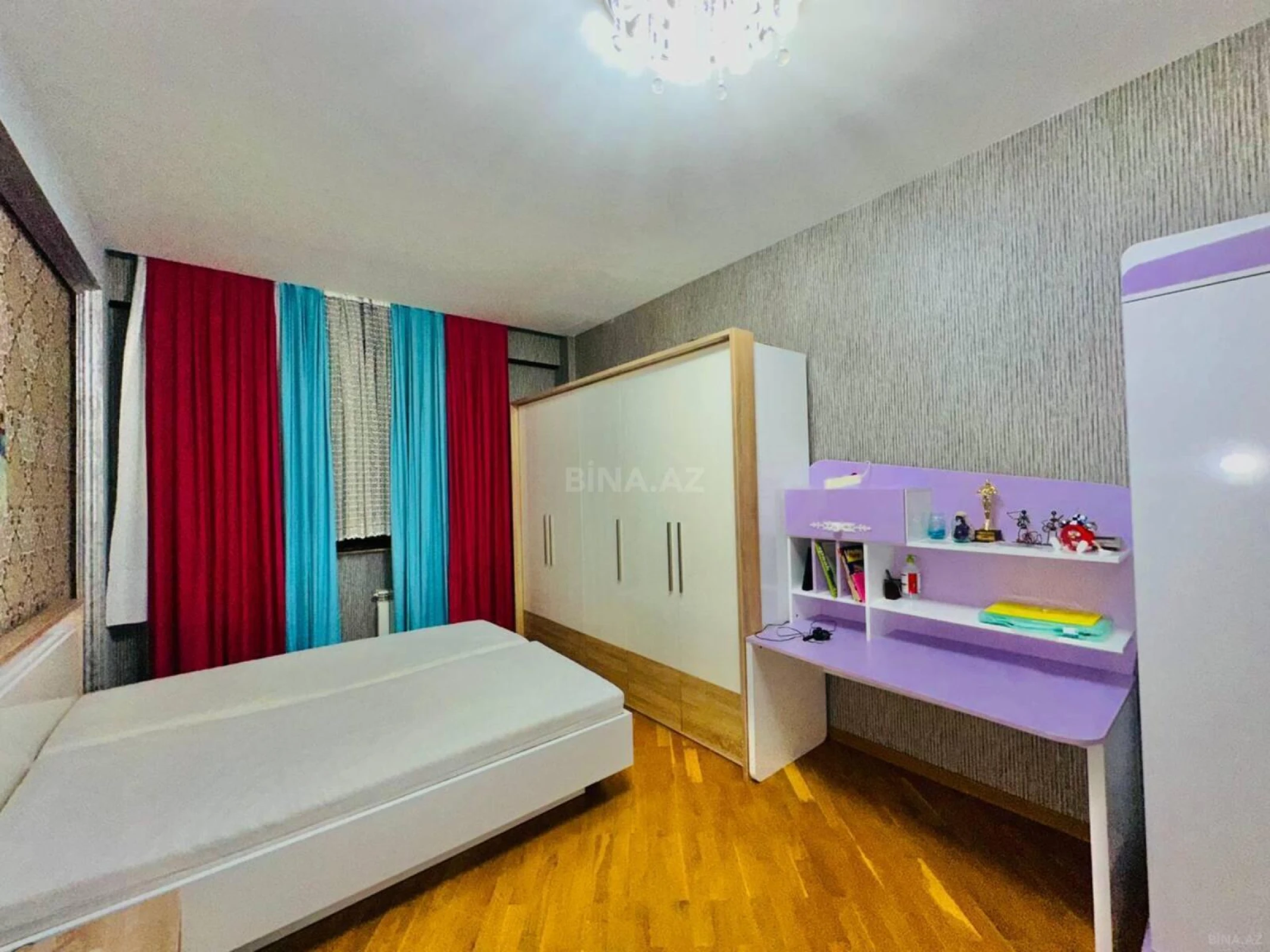 Kirayə verilir 4 otaqlı mənzil 170 m²