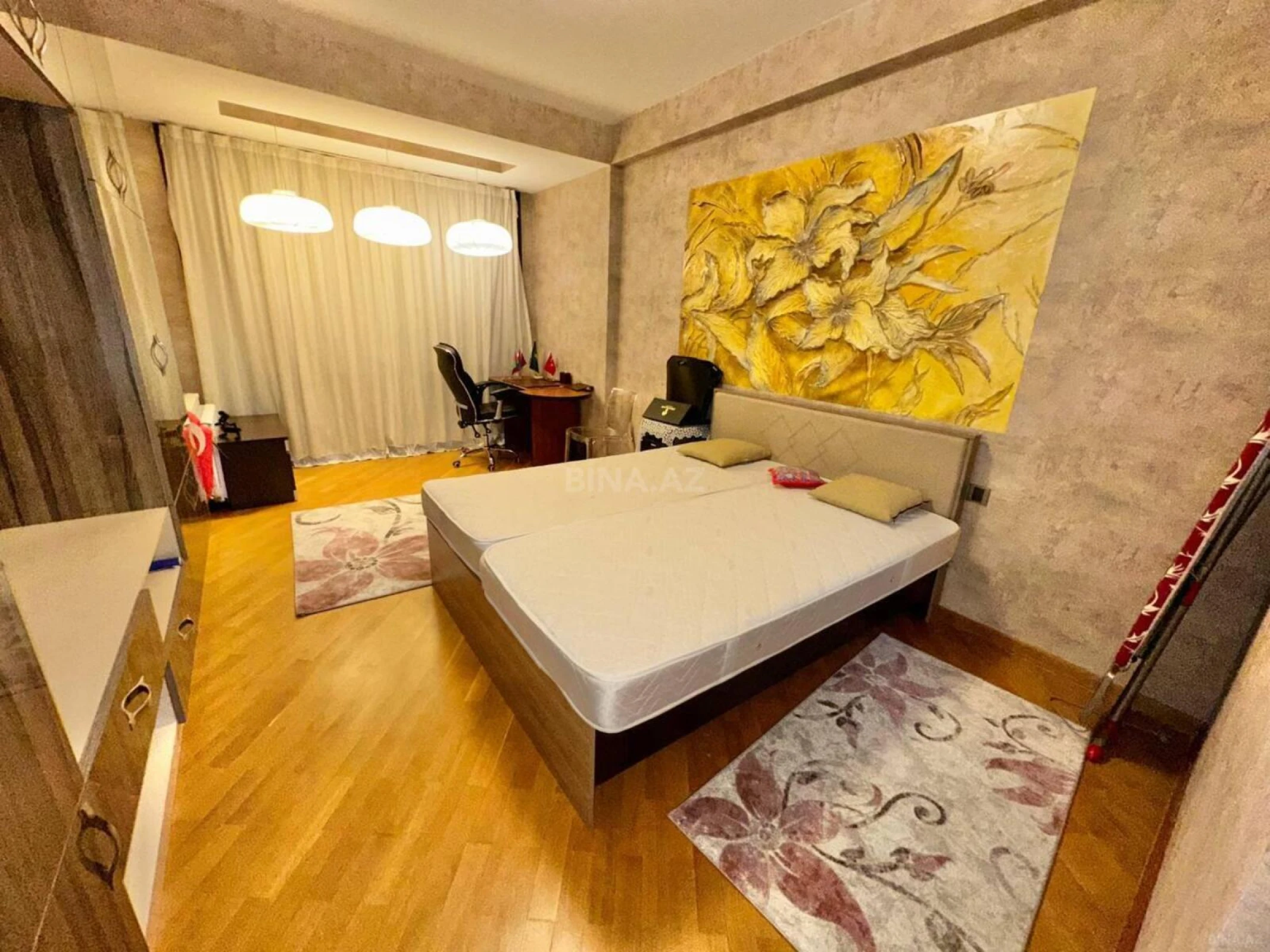 Kirayə verilir 4 otaqlı mənzil 170 m²