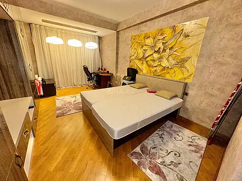 Kirayə verilir 4 otaqlı mənzil 170 m²