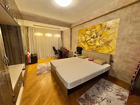 Kirayə verilir 4 otaqlı mənzil 170 m²