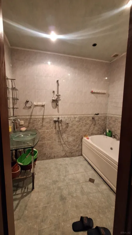 Satılır 3 otaqlı mənzil 117 m²