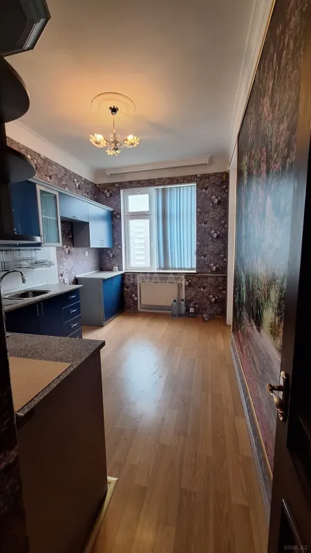 Satılır 3 otaqlı mənzil 117 m²