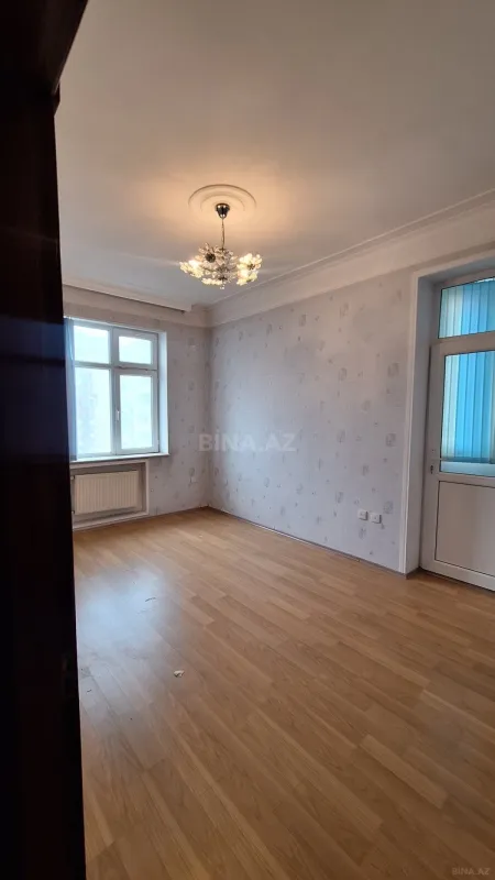 Satılır 3 otaqlı mənzil 117 m²