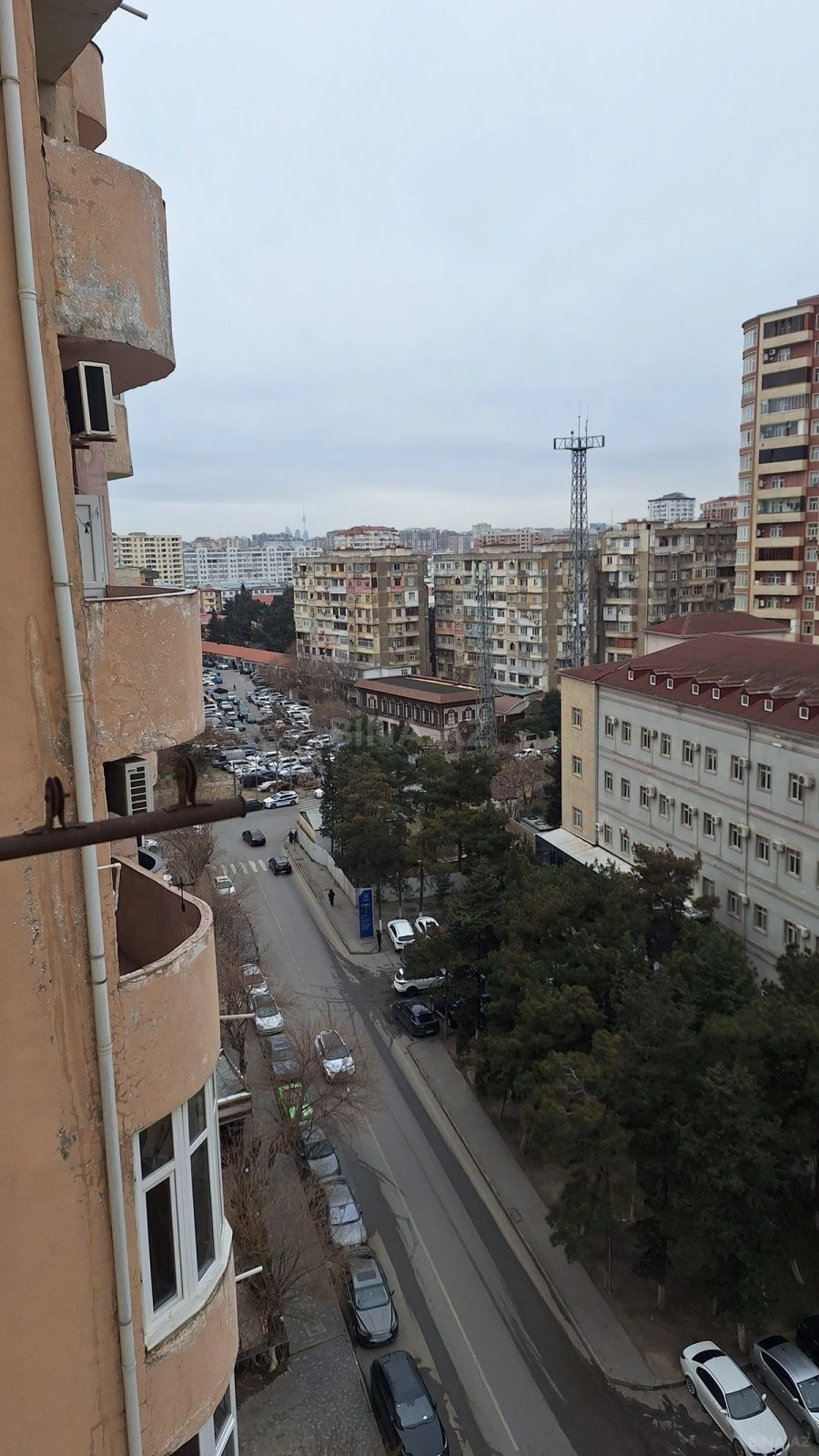 Satılır 3 otaqlı mənzil 117 m²