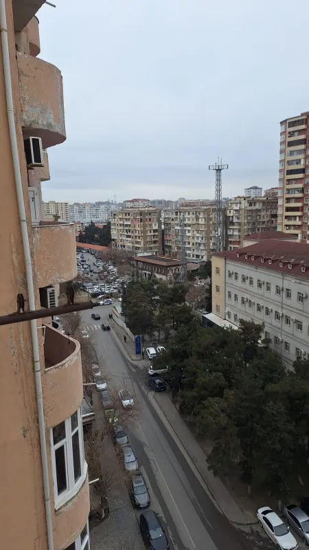 Satılır 3 otaqlı mənzil 117 m²