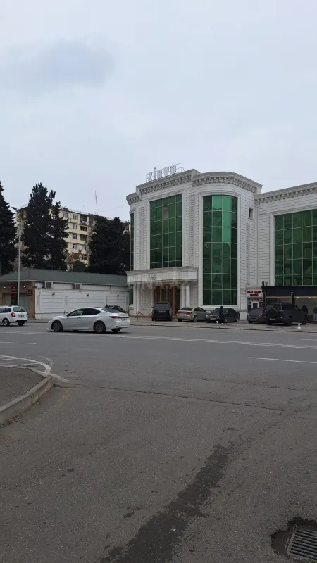 Satılır 3 otaqlı mənzil 117 m²